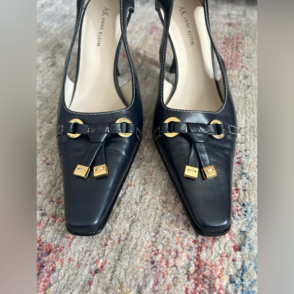 Anne Klein Tassle Heels - Picture 2 of 11